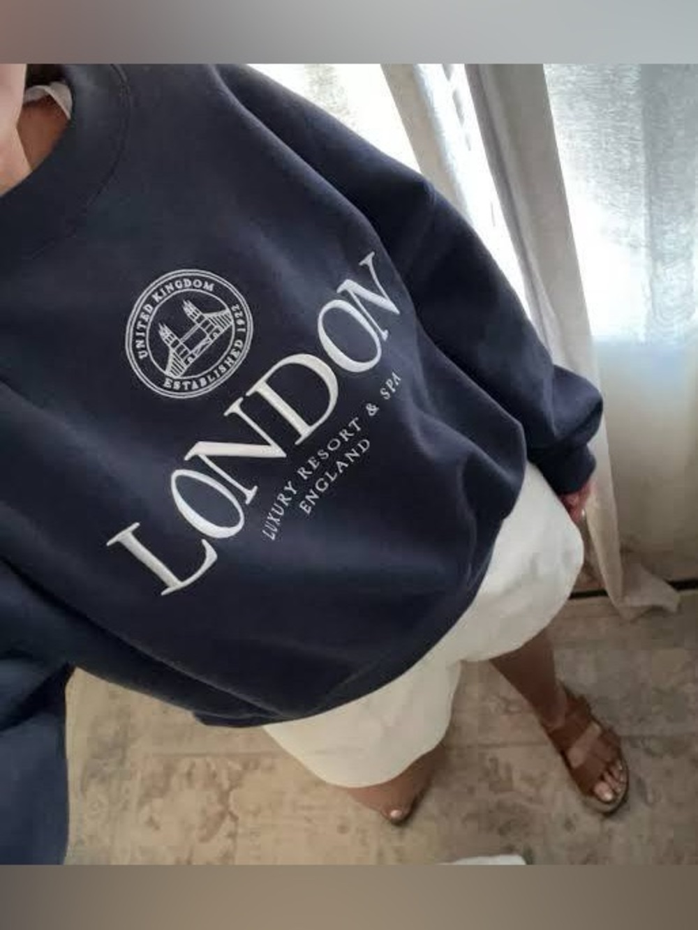 Abercrombie & Fitch London Luxury Resort Graphic Crewneck Sweatshirt Navy